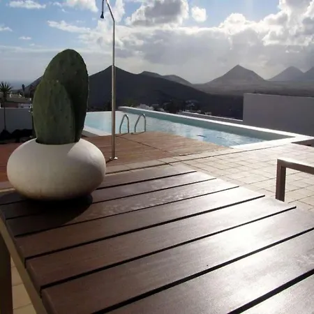 Sleeps 6 Pool Wifi * Nazaret