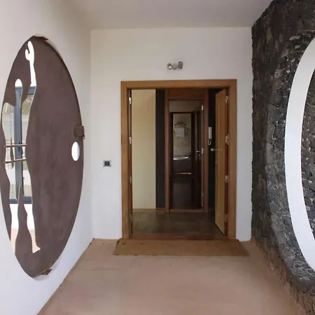 Sleeps 6 Pool Wifi * Nazaret