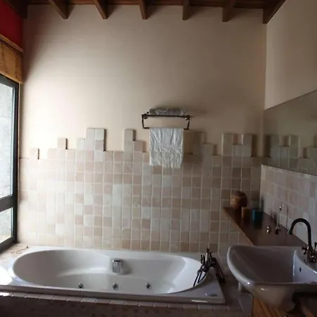 Sleeps 6 Pool Wifi * Nazaret