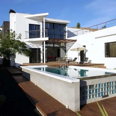 Sleeps 6 Pool Wifi Villa *