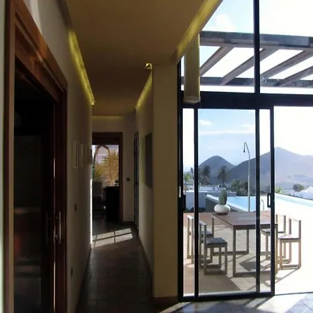 Sleeps 6 Pool Wifi Nazaret