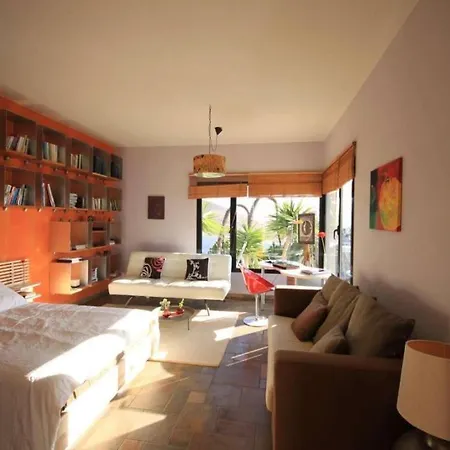 Sleeps 6 Pool Wifi * Nazaret