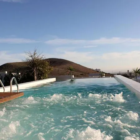 Sleeps 6 Pool Wifi Villa *
