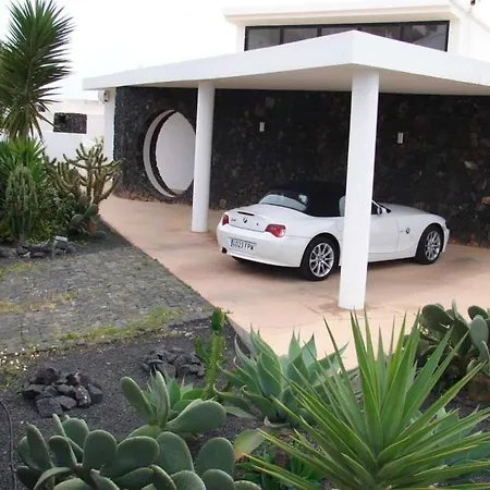 Sleeps 6 Pool Wifi Willa Nazaret