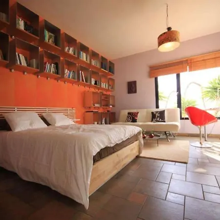 Sleeps 6 Pool Wifi Villa *
